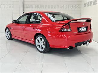 2005 Holden Commodore - Thumbnail