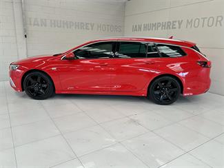 2018 Holden Commodore - Thumbnail