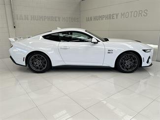 2024 Ford Mustang - Thumbnail