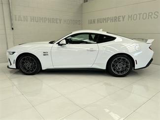 2024 Ford Mustang - Thumbnail
