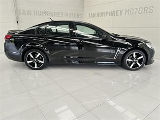 2017 Holden Commodore - Thumbnail