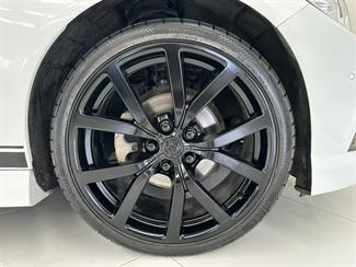 2015 Holden Commodore - Thumbnail