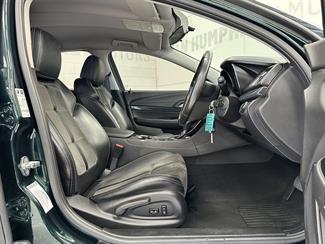 2013 Holden Commodore - Thumbnail