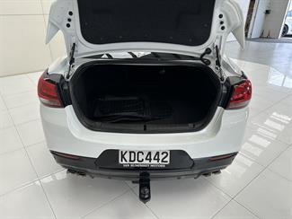 2016 Holden Commodore - Thumbnail