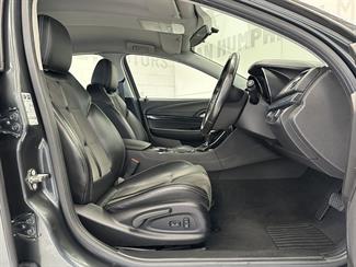 2017 Holden Commodore - Thumbnail