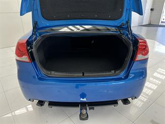 2010 Holden Commodore - Thumbnail