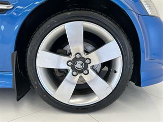 2010 Holden Commodore - Thumbnail