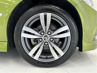 2015 Holden Commodore - Thumbnail