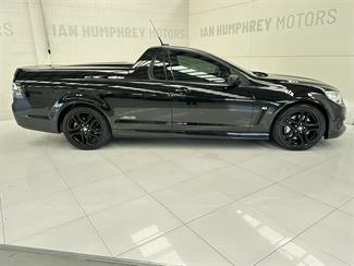 2015 Holden Commodore - Thumbnail