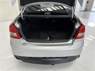 2005 Holden HSV - Thumbnail