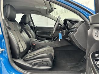2015 Holden Commodore - Thumbnail