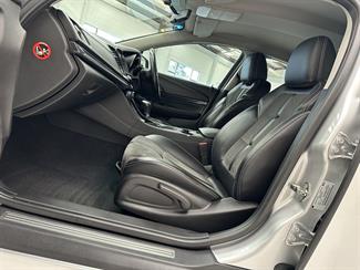 2016 Holden Commodore - Thumbnail