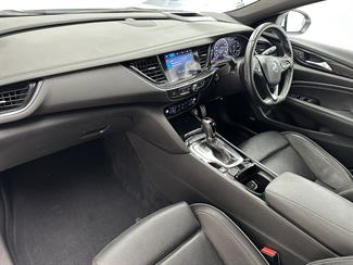 2020 Holden Commodore - Thumbnail