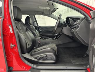 2017 Holden Commodore - Thumbnail