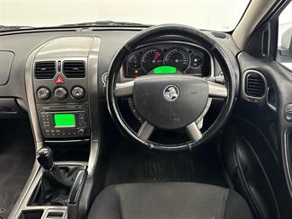 2005 Holden Commodore - Thumbnail