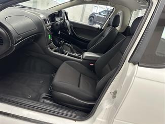 2005 Holden Commodore - Thumbnail