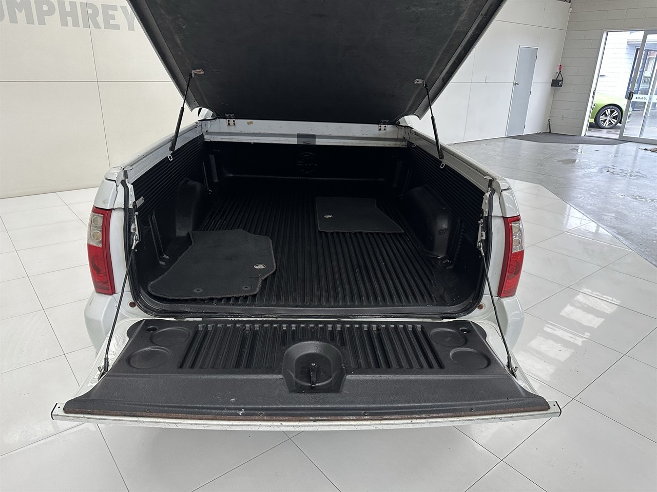 2005 Holden Commodore
