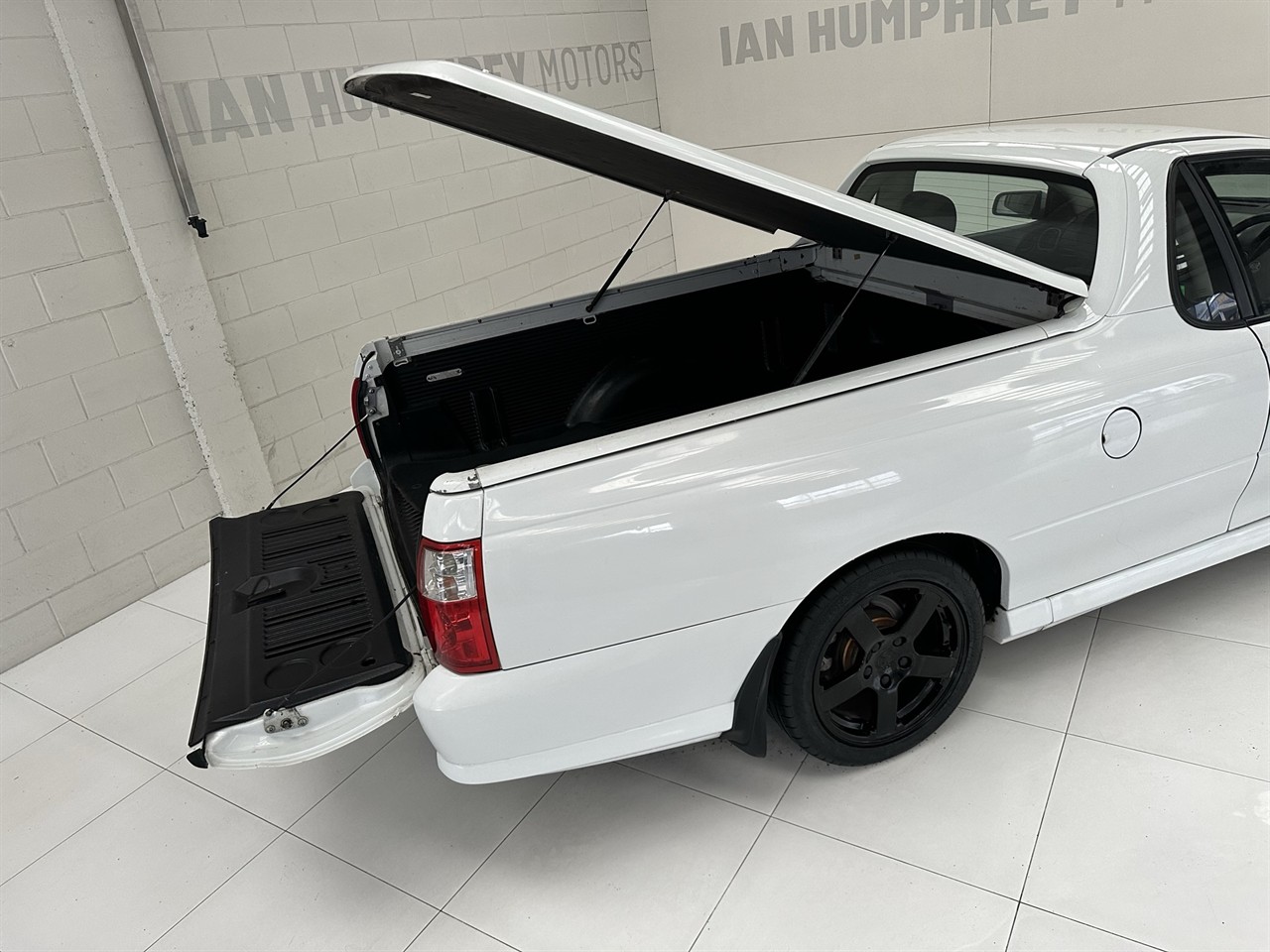 2005 Holden Commodore