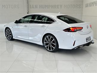2019 Holden Commodore - Thumbnail