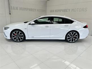 2019 Holden Commodore - Thumbnail