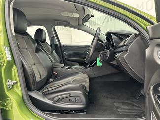 2015 Holden Commodore - Thumbnail