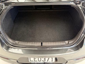 2018 Holden Commodore - Thumbnail