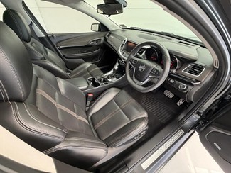 2018 Holden Commodore - Thumbnail