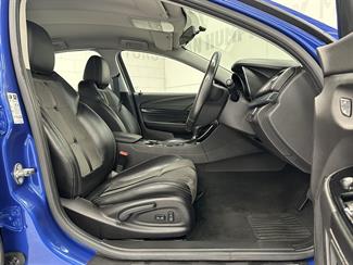 2016 Holden Commodore - Thumbnail