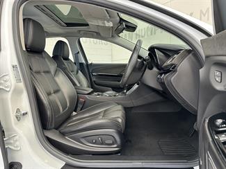 2017 Holden Commodore - Thumbnail