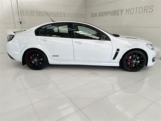 2017 Holden Commodore - Thumbnail