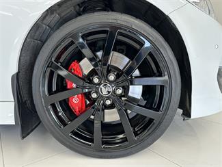 2017 Holden Commodore - Thumbnail