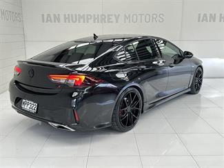 2019 Holden Commodore - Thumbnail