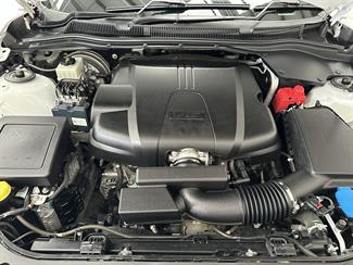 2016 Holden Commodore - Thumbnail