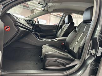 2017 Holden Commodore - Thumbnail