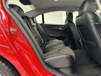 2015 Holden Commodore - Thumbnail