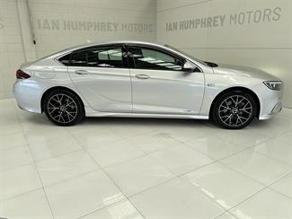 2018 Holden Commodore - Thumbnail