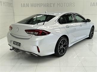 2018 Holden Commodore - Thumbnail
