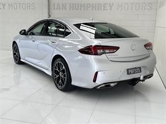 2018 Holden Commodore - Thumbnail