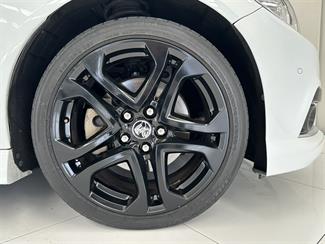 2014 Holden Commodore - Thumbnail