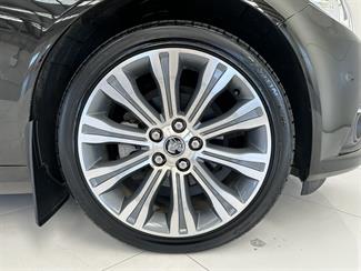 2013 Holden Commodore - Thumbnail