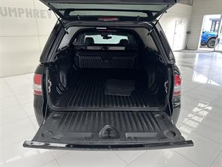 2016 Holden Commodore - Thumbnail