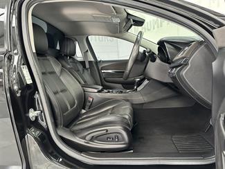 2016 Holden Commodore - Thumbnail