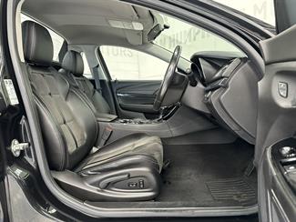 2016 Holden Commodore - Thumbnail