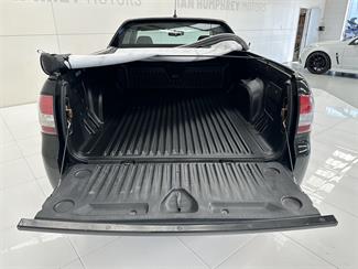 2016 Holden Commodore - Thumbnail