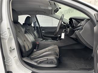 2015 Holden Commodore - Thumbnail