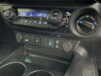 2022 Toyota HILUX - Thumbnail