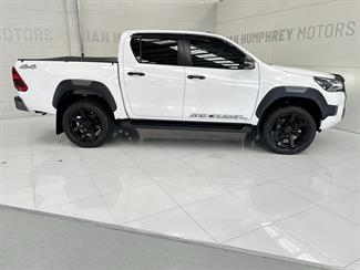 2022 Toyota HILUX - Thumbnail