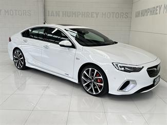 2020 Holden Commodore - Thumbnail