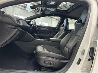 2020 Holden Commodore - Thumbnail
