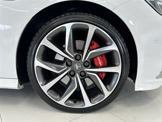 2020 Holden Commodore - Thumbnail